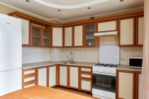 Продажа 3-комн. квартира, 90 м², 2/10 этаж — фото 2