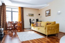 Продажа 2-комн. квартира, 66 м², 3/20 этаж — фото 2