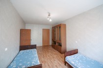 Продажа 2-комн. квартира, 64 м², 3/9 этаж — фото 2
