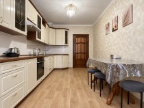 Продажа 2-комн. квартира, 76 м², 6/9 этаж — фото 1