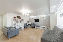 Продажа 4-комн. квартира, 141 м², 4/5 этаж — фото 2