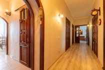 Продажа 4-комн. квартира, 101 м², 5/5 этаж — фото 2