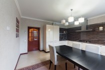 Продажа 3-комн. квартира, 126 м², 2/4 этаж — фото 3