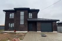 Продажа Двухэтажный дом с участком, гаражом и баней — фото 1