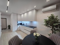 Продажа 2-комн. квартира, 65 м², 2/8 этаж — фото 1