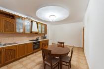 Продажа 4-комн. квартира, 201 м², 1/5 этаж — фото 4