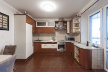 Продажа 2-комн. квартира, 70 м², 8/9 этаж — фото 2