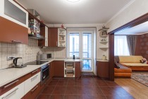 Продажа 2-комн. квартира, 70 м², 8/9 этаж — фото 1