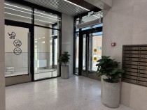 Продажа 3-комн. квартира, 57 м², 19/19 этаж — фото 2