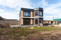 Продажа Дом у леса и Камы 208м2 ,баня, гараж ,летняя кухня — фото 1