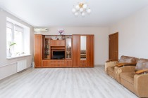 Продажа 2-комн. квартира, 70 м², 7/9 этаж — фото 2