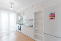 Продажа 3-комн. квартира, 76 м², 7/10 этаж — фото 2