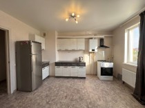 Продажа 2-комн. квартира, 59 м², 1/3 этаж — фото 2