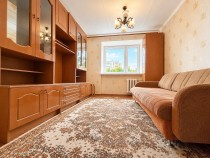 Продажа Просторная комната рядом с метро "Пр.Победы" — фото 1