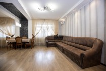Продажа 3-комн. квартира, 105 м², 1/10 этаж — фото 1