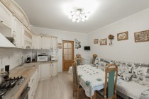 Продажа 2-комн. квартира, 75 м², 5/5 этаж — фото 10